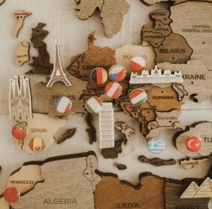 CAMPERVAN DECORATION IDEAS: WOODEN WORLD MAP AND NATIONAL PARK POSTERS ...